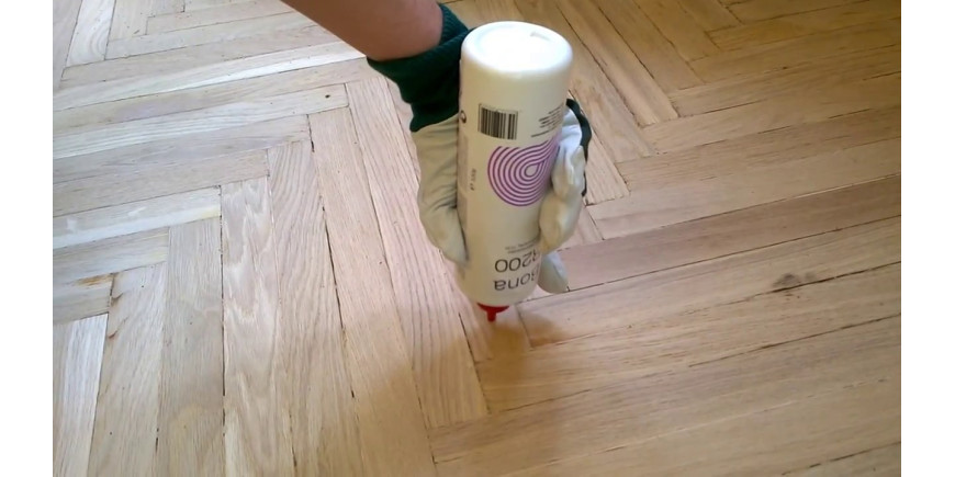 Почему скрипит паркет